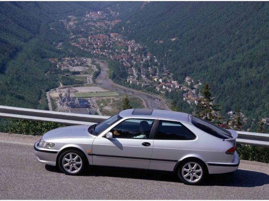  Saab 900 SE Talladega Coupe 1997 года  (фото 3 из 10)